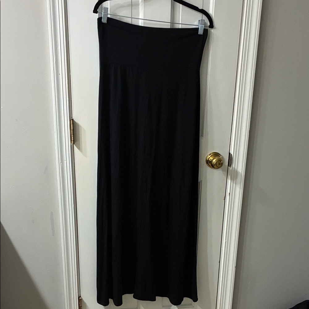 Black Women's Maxi Skirt - Classic Stretch Waist